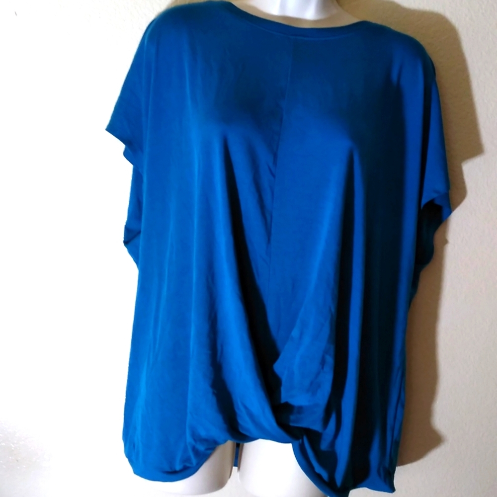 Nwot - Beautiful unique turquoise ladies top